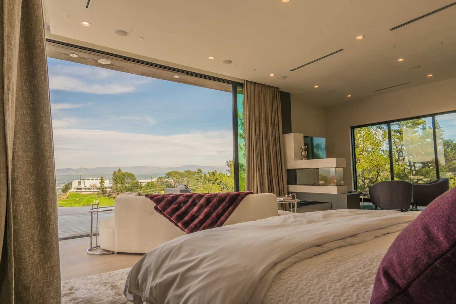 Bedroom flooring alongside a hillside outlook. — Villa Escondite